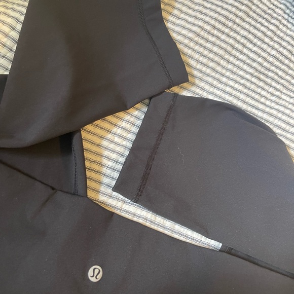 Lululemon - Picture 2 of 5